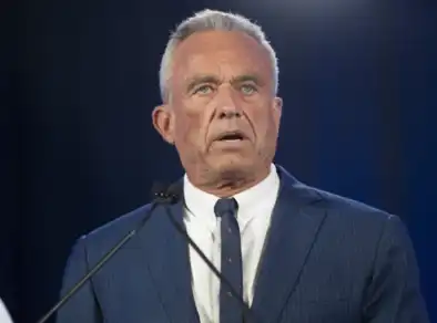 Secretário dos EUA deixa de recomendar vacina da Covid para crianças saudáveis e gestantes