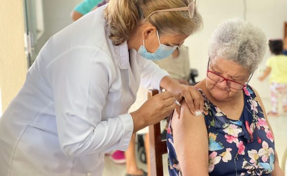 Influenza A ultrapassa Covid-19 e lidera mortes em idosos, alerta Fiocruz