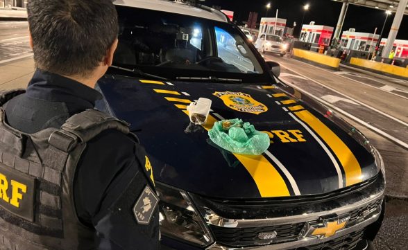 Dupla é presa por tráfico drogas na Dutra em Jacareí