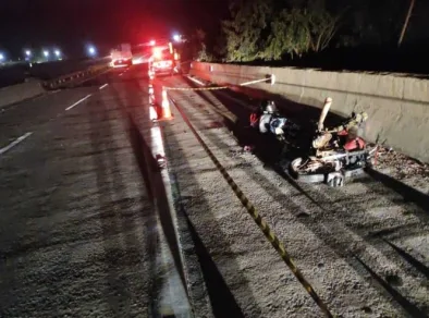 Motociclista morre e dois ficam feridos em acidente na rodovia Dom Pedro I em Jacareí 