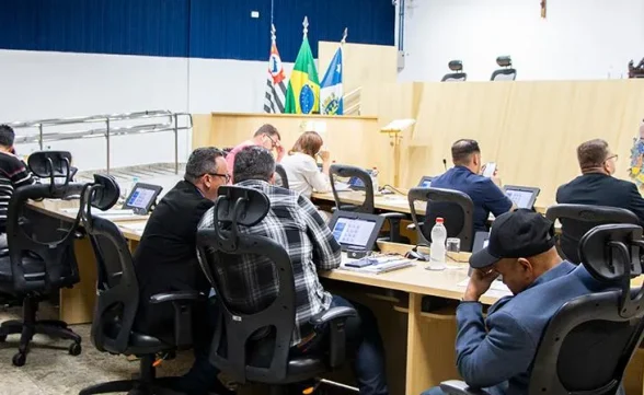 Câmara de Taubaté aprova suspensão de decreto que muda regras de adicionais por insalubridade