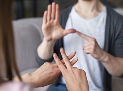 SP abre novas vagas para curso on-line e gratuito de libras