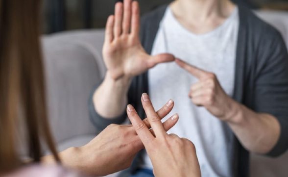 SP abre novas vagas para curso on-line e gratuito de libras