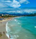 Turista morre afogado enquanto surfavava na Praia Grande em Ubatuba  