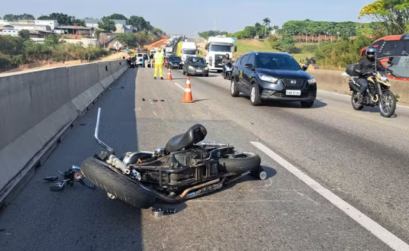 Dutra registra 5 acidentes na manhã desta quinta (19) no Vale do Paraíba  