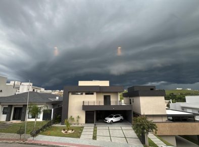 Semana inicia com alerta de chuvas intensas no Vale do Paraíba e Litoral Norte 