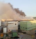 Incêndio atinge fábrica na área rural de Jambeiro