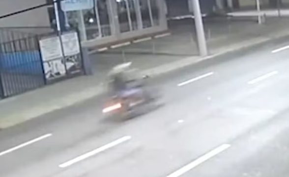 Após colidir com carro, motociclista tem pé amputado