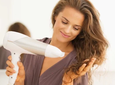 Confira 15 coisas que você não sabia que o secador de cabelo pode fazer  