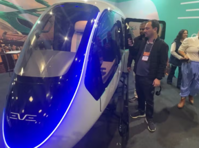 Cabine do “carro voador” da Embraer é revelada em evento em SP 
