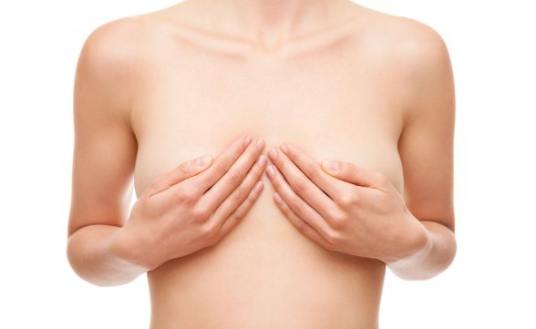 Alerta: 1 em cada 3 casos de câncer de mama atinge mulheres com menos de 50 anos