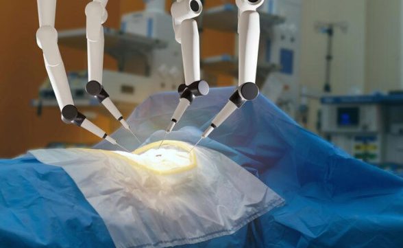 Pela primeira vez, robô guiado por IA realiza cirurgia em um paciente real 