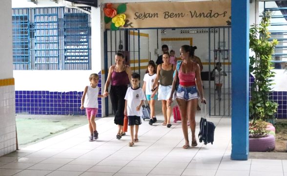 Aulas da rede municipal de Caraguatatuba serão retomadas nesta quarta-feira (30)