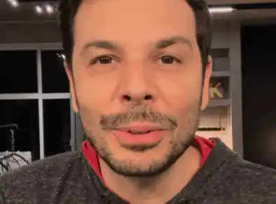 “Peço orações” com câncer de pulmão, Jonas Almeida revela mutação e início de quimioterapia