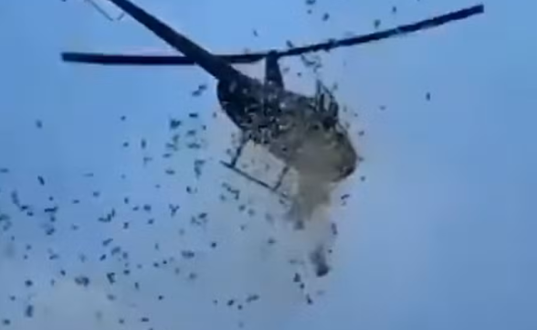 Último desejo: helicóptero lança R$ 27 mil em avenida dos EUA após morte de milionário