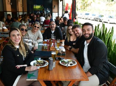 Feriado quente com Feijoada no Disk Me Disse Bar