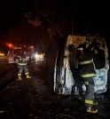 Ambulância da Prefeitura de Ubatuba pega fogo na Oswaldo Cruz 