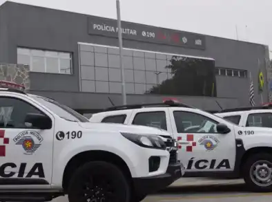 Homem é preso por tentar vender arma de fogo em supermercado em Sjcampos