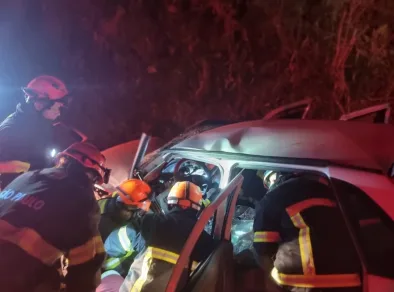Colisão entre carros deixa 3 feridos na Rio-Santos em Ubatuba