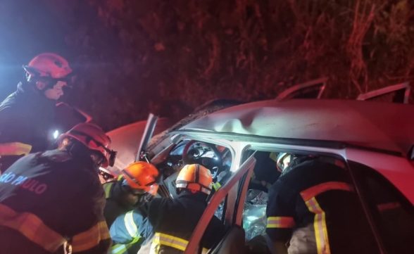Colisão entre carros deixa 3 feridos na Rio-Santos em Ubatuba