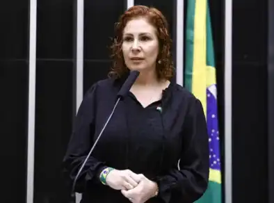 Deputada Carla Zambelli é presa na Itália, afirma Ministério da Justiça