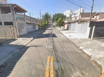 Adolescente é esfaqueada após briga motivada por ciúmes em São José dos Campos