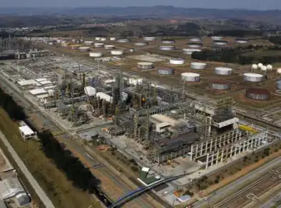 PAT de São José dos Campos abre mais de 300 vagas para parada técnica da Revap