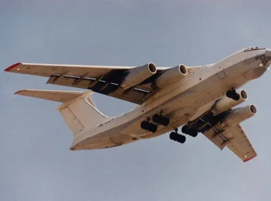 Avião militar russo suspeito de levar armas para a Coreia do Norte pousa em Brasília; Senador cobra explicações