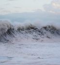 Marinha emite alerta de ressaca com ondas de até 2,5 metros…