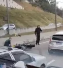 Acidente deixa motociclista ferido na Av Mário Covas em São José
