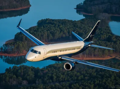 Jatos da Embraer vão poder contar com internet de Elon Musk