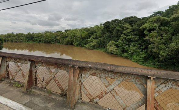 Corpo em decomposição é encontrado no Rio Paraíba em Cachoeira Paulista