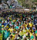 Manifestantes vão as ruas em defesa de Bolsonaro neste domingo (03)