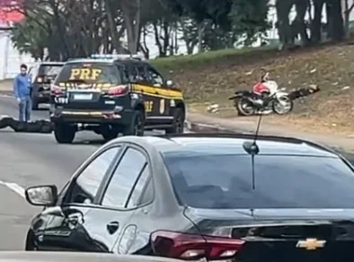 Motociclista fica ferido após acidente na Dutra em São José