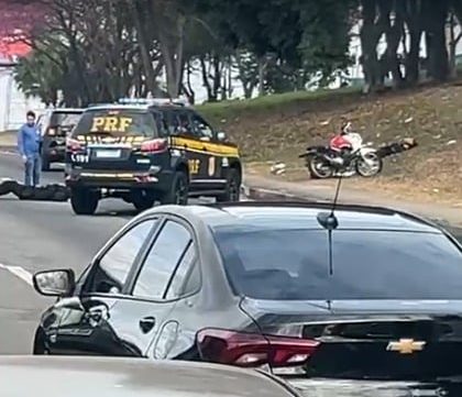 Motociclista fica ferido após acidente na Dutra em São José