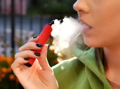 Plataformas digitais têm 48 horas para remover anúncios de vapes, alerta governo federal