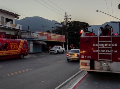 Incêndio atinge loja de óleo automotivo e deixa uma pessoa ferida em São Sebastião
