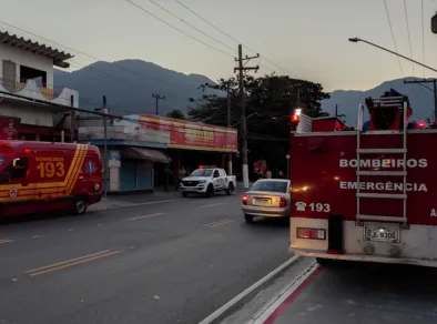Incêndio atinge loja de óleo automotivo e deixa uma pessoa ferida em São Sebastião