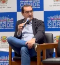 Prefeito alega atraso de jornalistas, mas registros mostram que equipe chegou…