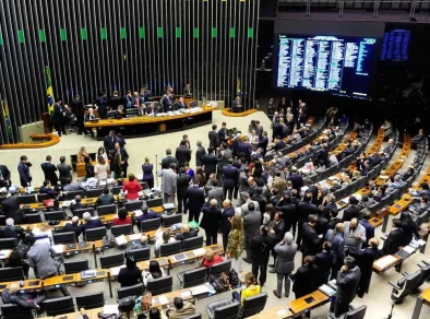 Câmara realiza sessão para discutir segurança de crianças na internet