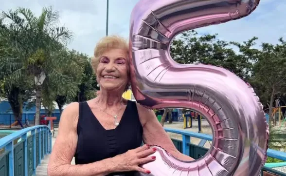 Influenciadora Cora morre aos 82 anos em São José; famosos da internet lamentam a perda