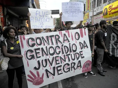 Jovens negros são as principais vítimas de mortes violentas no Brasil, mostra estudo da Fiocruz