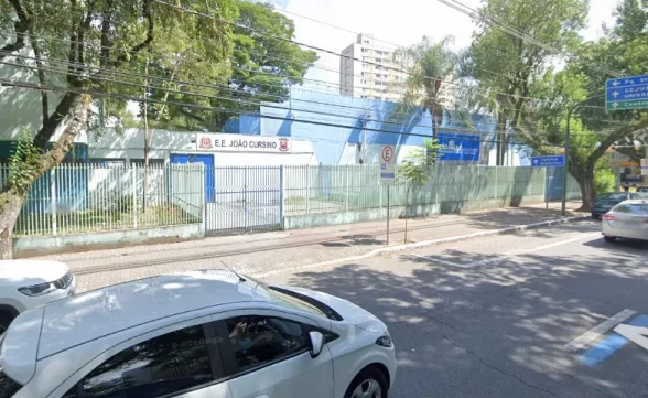 Adolescente fica ferido e passa por cirurgia após briga com outro aluno na saída de escola em São José