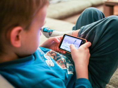Após repercussão do Caso Felca, São José aprova programa de saúde mental e bem-estar digital nas escolas