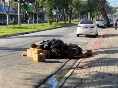 Prefeitura de São José propõe leis para mudar cobranças da taxa de lixo e iluminação pública