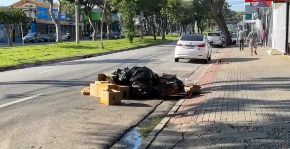 Prefeitura de São José propõe leis para mudar cobranças da taxa de lixo e iluminação pública