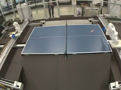 Google coloca dois robôs para disputar partida infinita de tênis de mesa