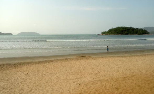 Turista morre após se afogar no mar e tentar salvar o filho em Ubatuba