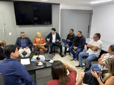 Câmara entrega Título de Cidadão Caraguatatubense a Cleber Dias da Silva