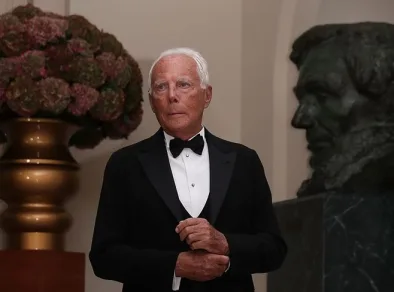 Morre Giorgio Armani, ícone da moda mundial, aos 91 anos